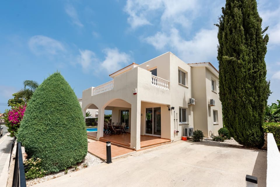 Property building, Garden view