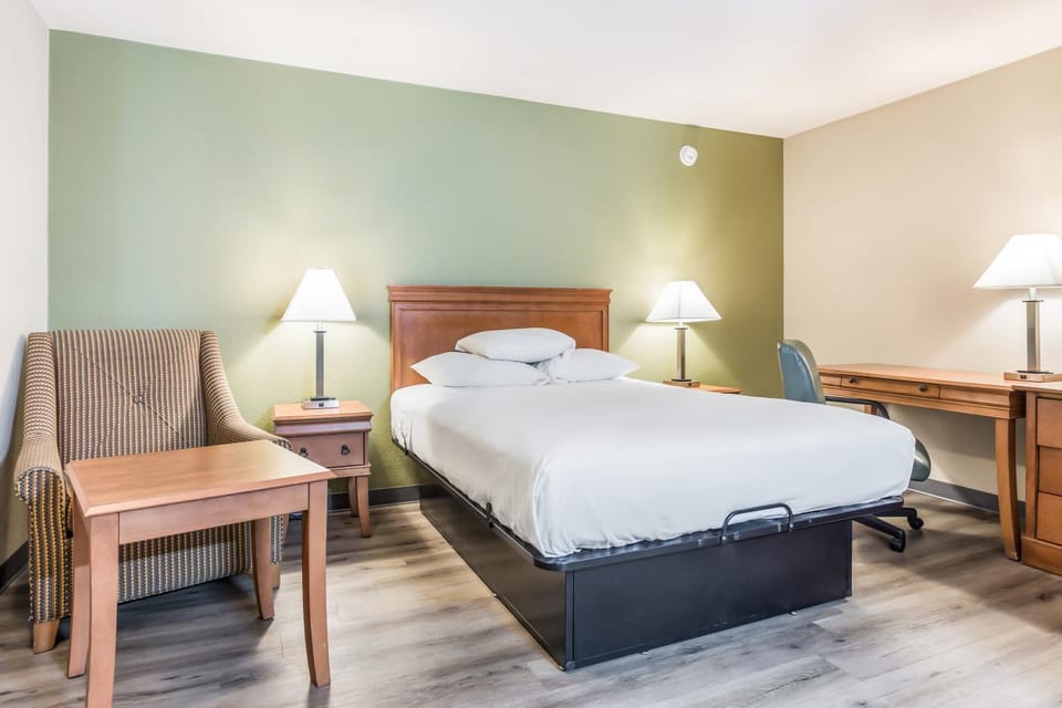 Americas Best Value Inn - Lebanon Motel in Ozark Mountains