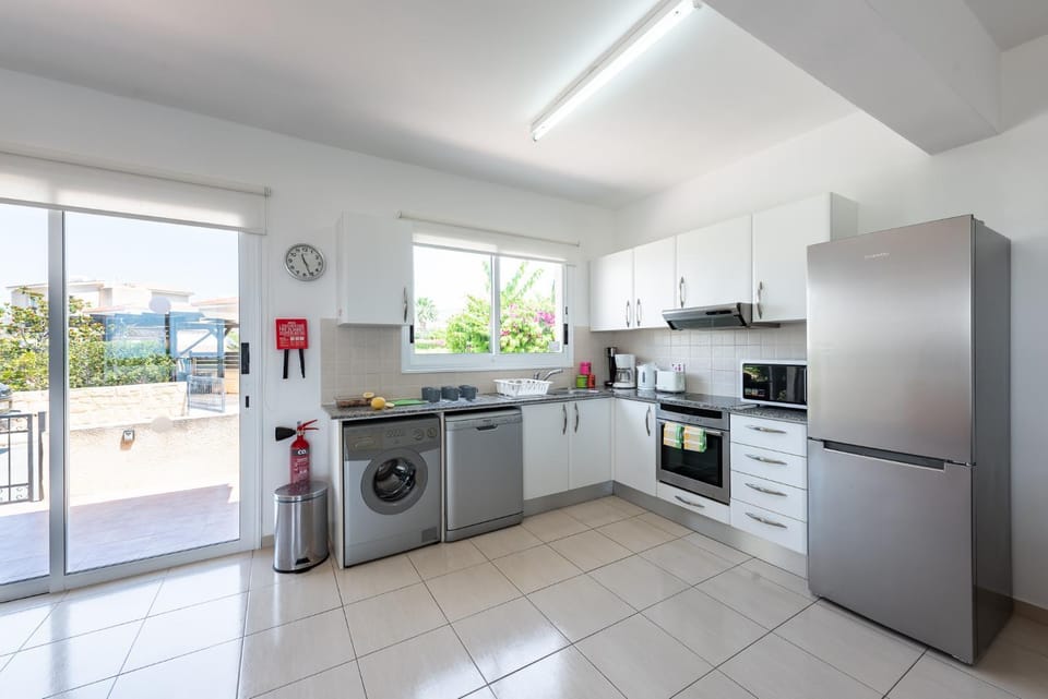 Villa Cassia by Ezoria Villas Villa in Peyia