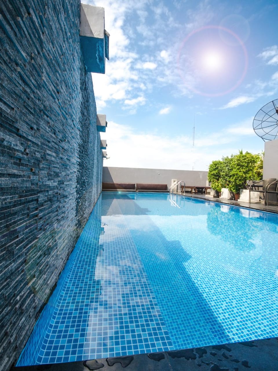 Swimming pool, Swimming pool