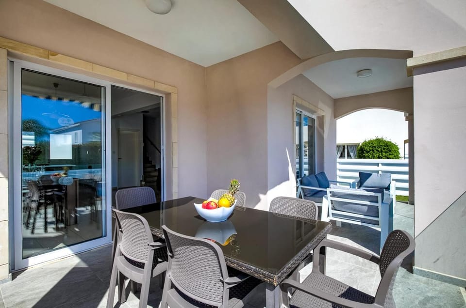 Villa Crystal by Ezoria Villas Villa in Peyia