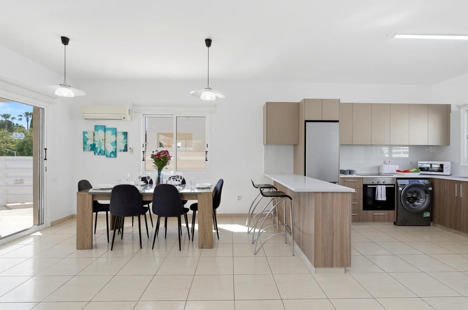 Villa Crystal by Ezoria Villas Villa in Peyia