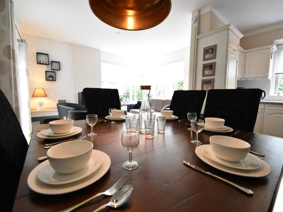 Decorative detail, Dining area