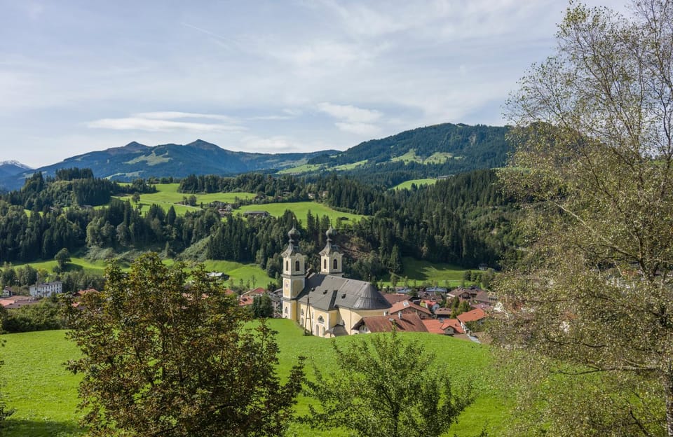 Neighbourhood, Natural landscape, Summer, View (from property/room), Hiking, Mountain view