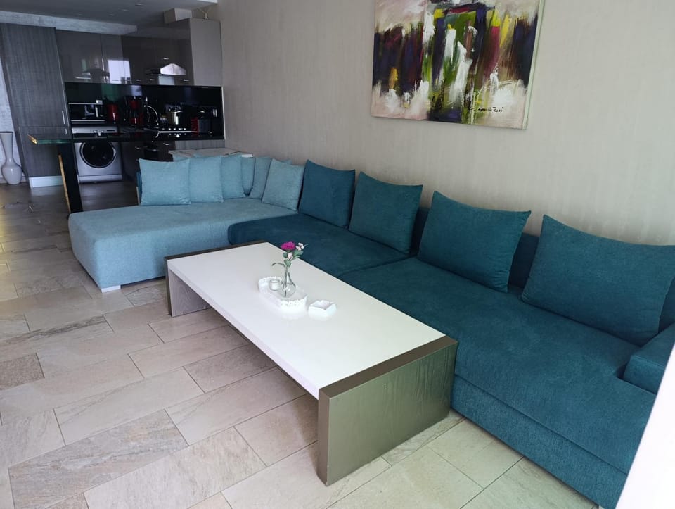 Kitchen or kitchenette, Living room, Seating area