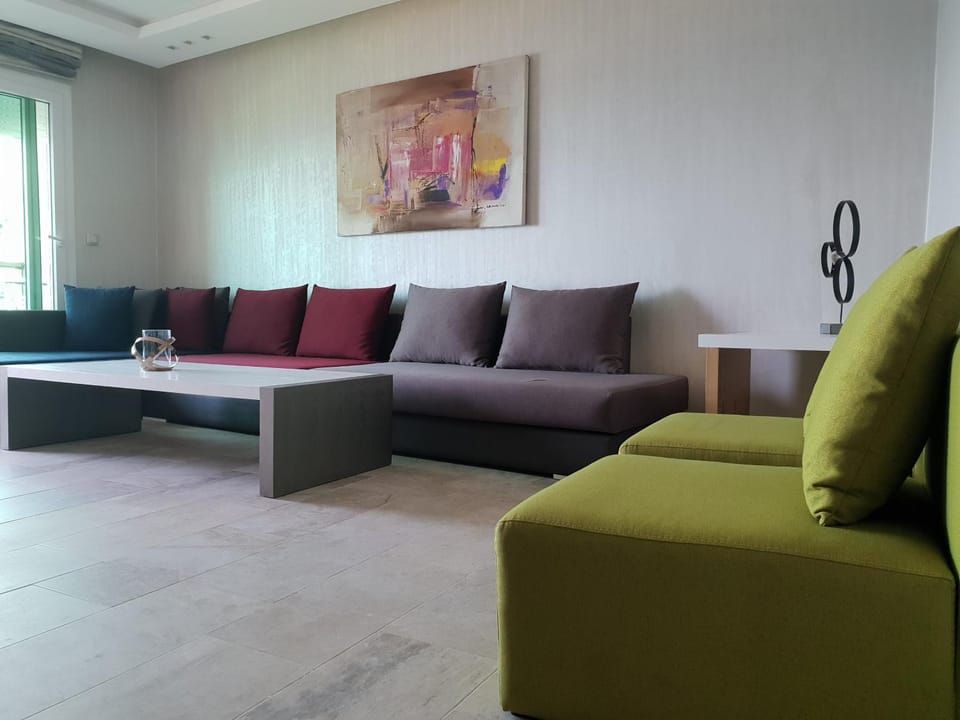 Living room, Seating area