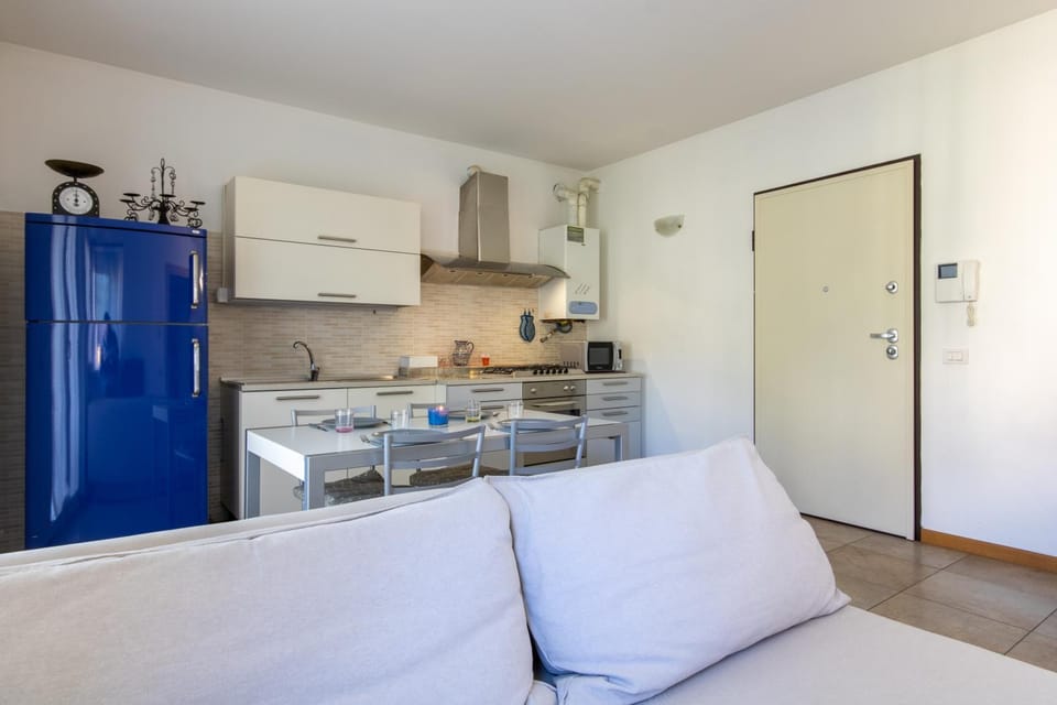Bed, Kitchen or kitchenette, Living room, Dining area