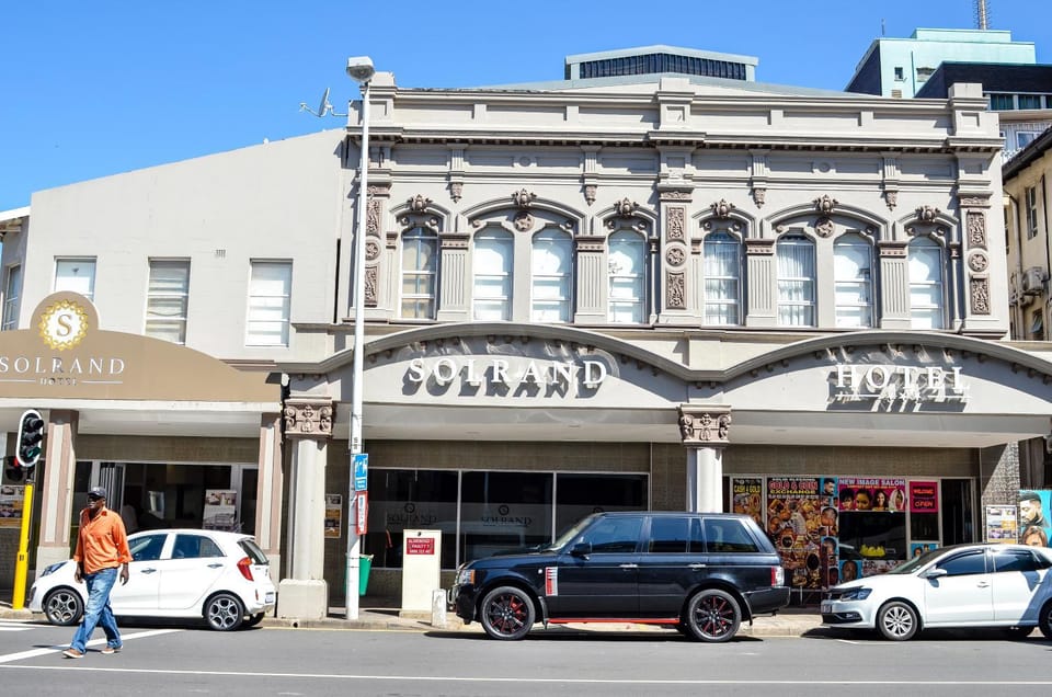 Facade/entrance