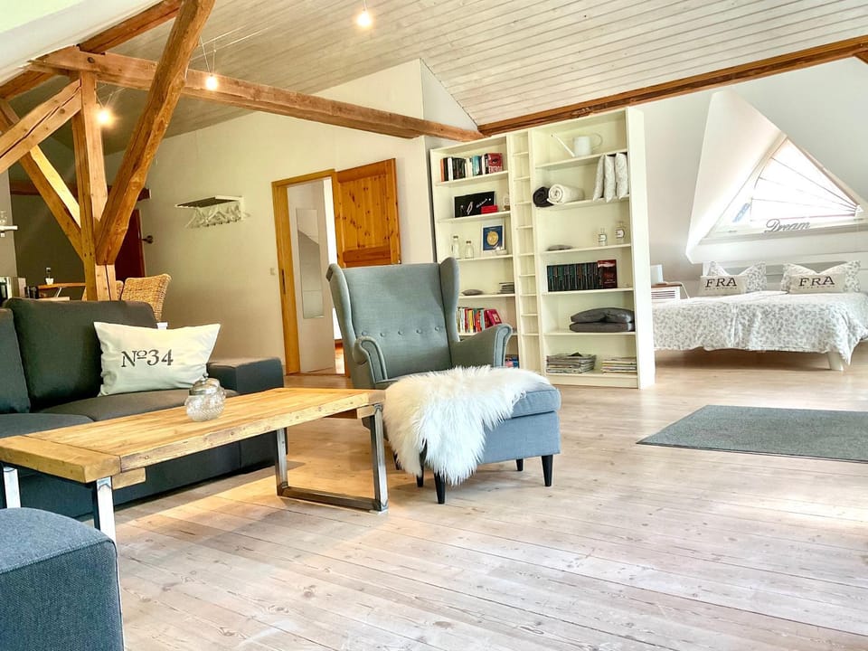 Living room, Photo of the whole room