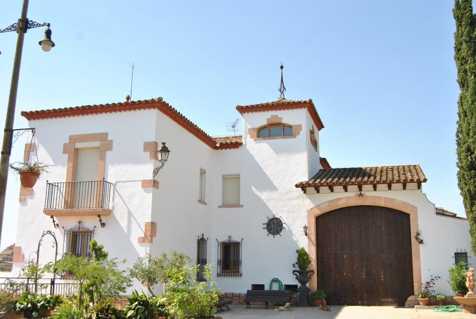 Sol Blanc House in Segrià