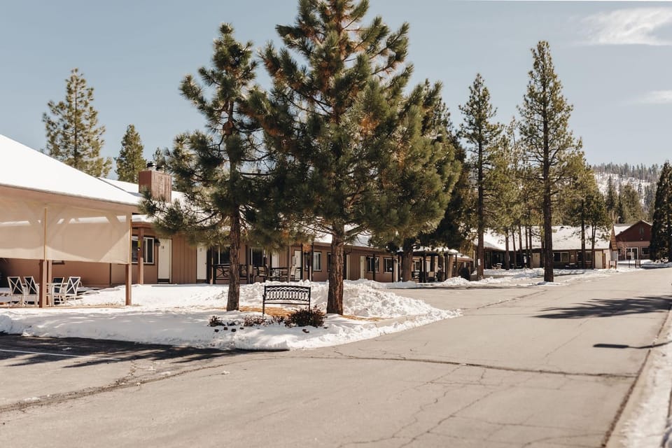 Vintage Lakeside Inn Hotel in Big Bear
