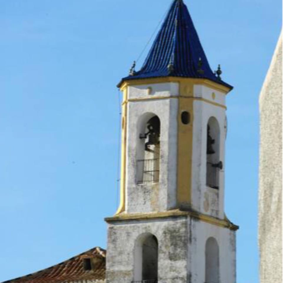 Nearby landmark, Staff, Off site, People, Neighbourhood, Natural landscape, Horse-riding, Canoeing, Hiking, Cycling, Pets, Guests, children, young children, older children, group of guests, Family