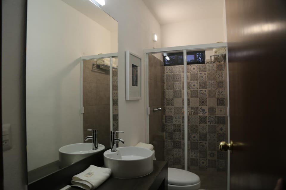 Shower, Bathroom, towels