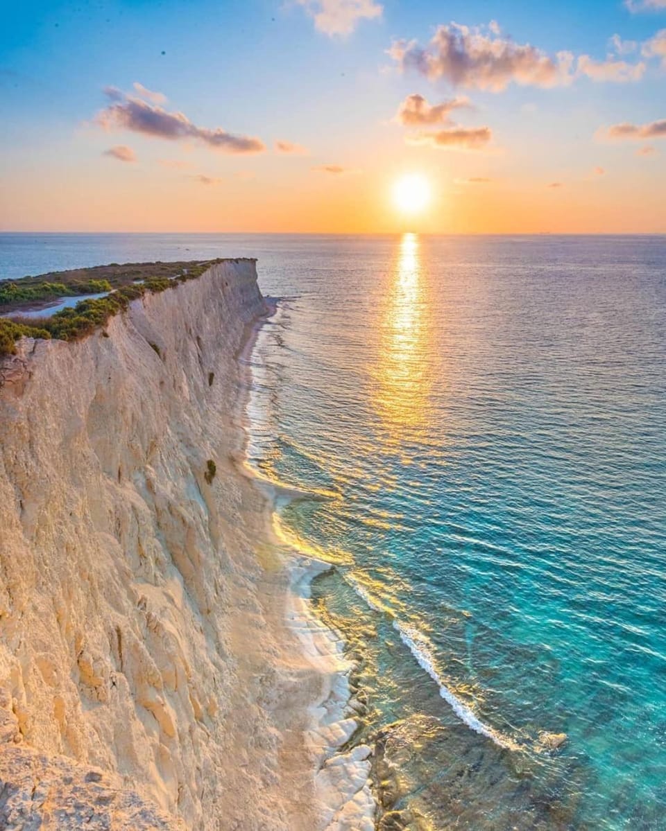 Nearby landmark, Natural landscape, Sunrise
