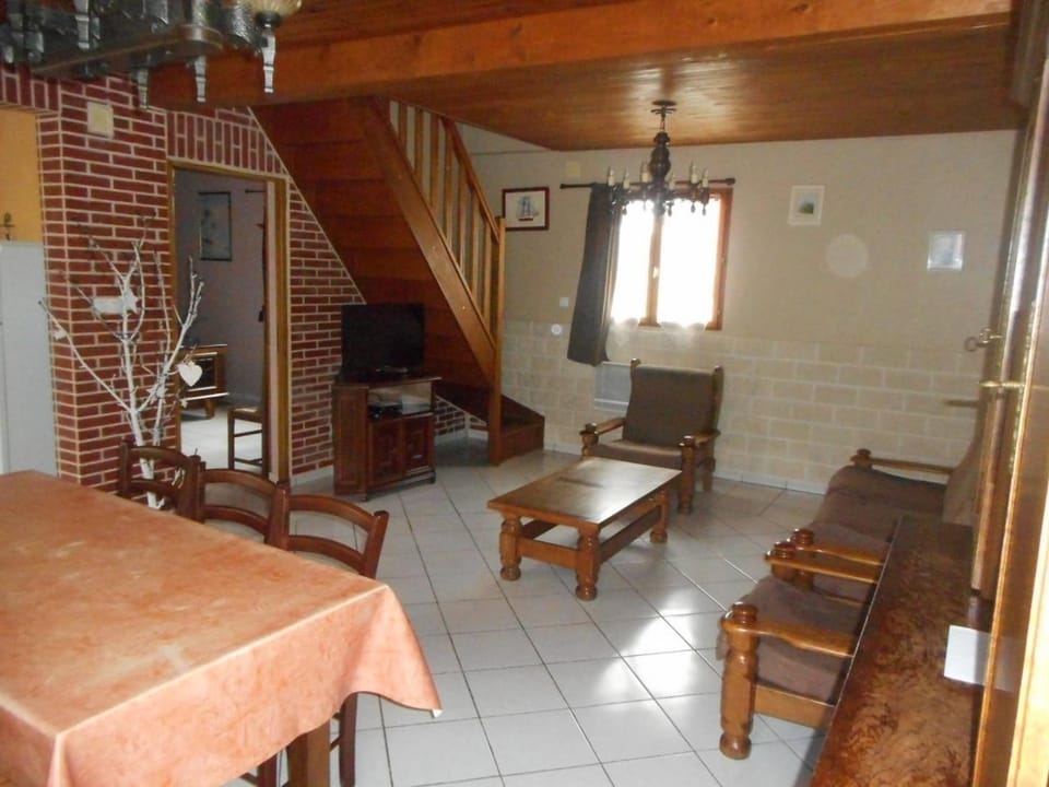 Gîte spacieux avec jardin, terrasse, Wifi et accueil chevaux près de Calais-Boulogne-Saint Omer - FR-1-376-73 House in Hauts-de-France