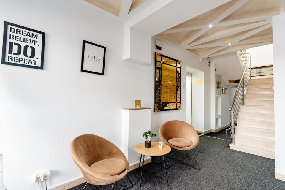 Lobby or reception, Decorative detail, Seating area