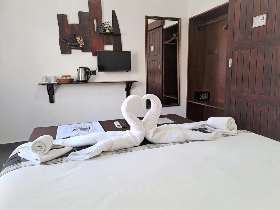 Bed, Bedroom, towels, wardrobe