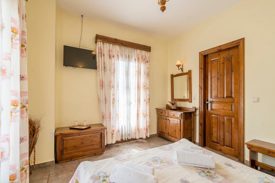 Rizoma Guesthouse Bed and Breakfast in Peloponnese, Western Greece and the Ionian