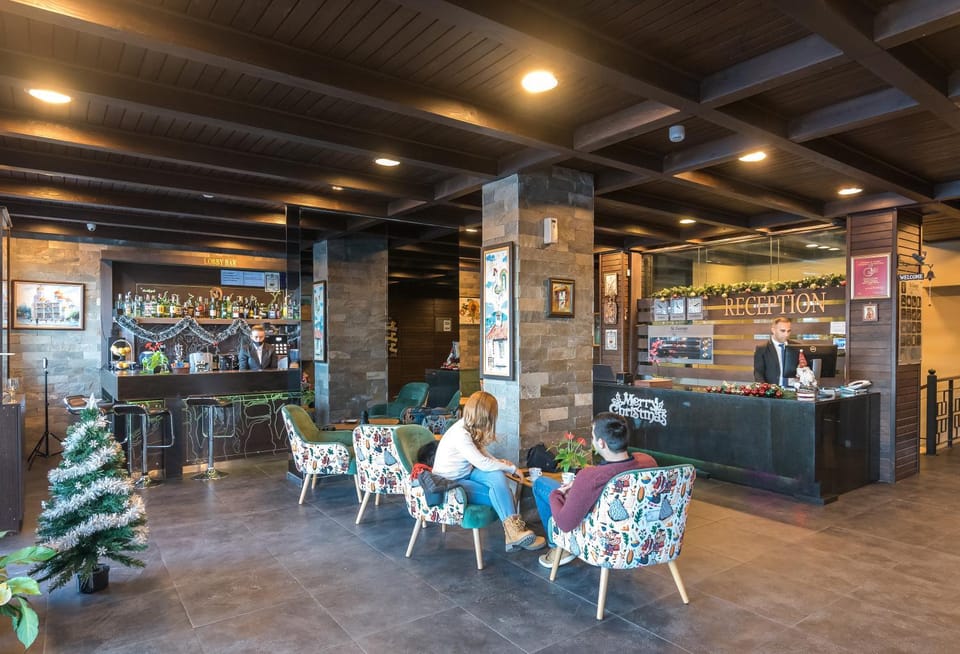 Lobby or reception, Lounge or bar, Seating area