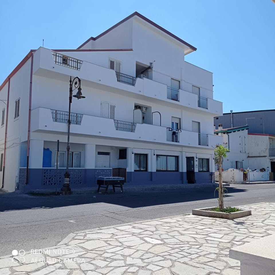 Property building, Restaurant/places to eat