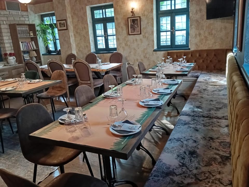 Restaurant/places to eat