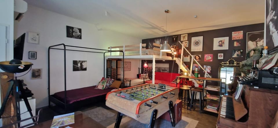 Living room, Photo of the whole room, Dining area