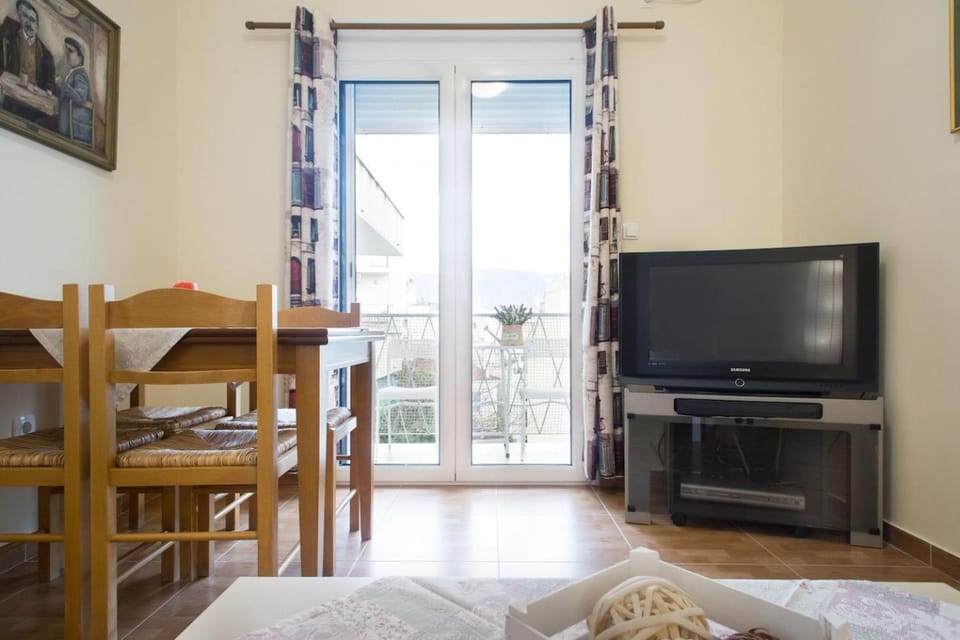 TV and multimedia, Dining area