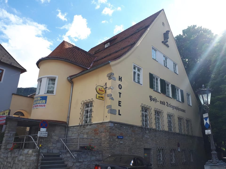 Facade/entrance