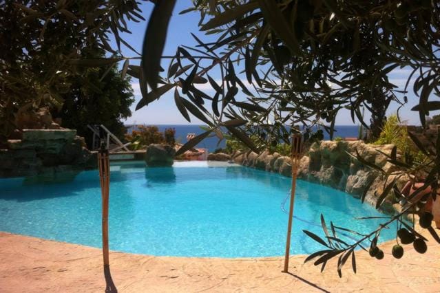 Pool view, Sea view
