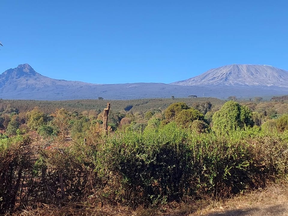 Nearby landmark, Day, Mountain view