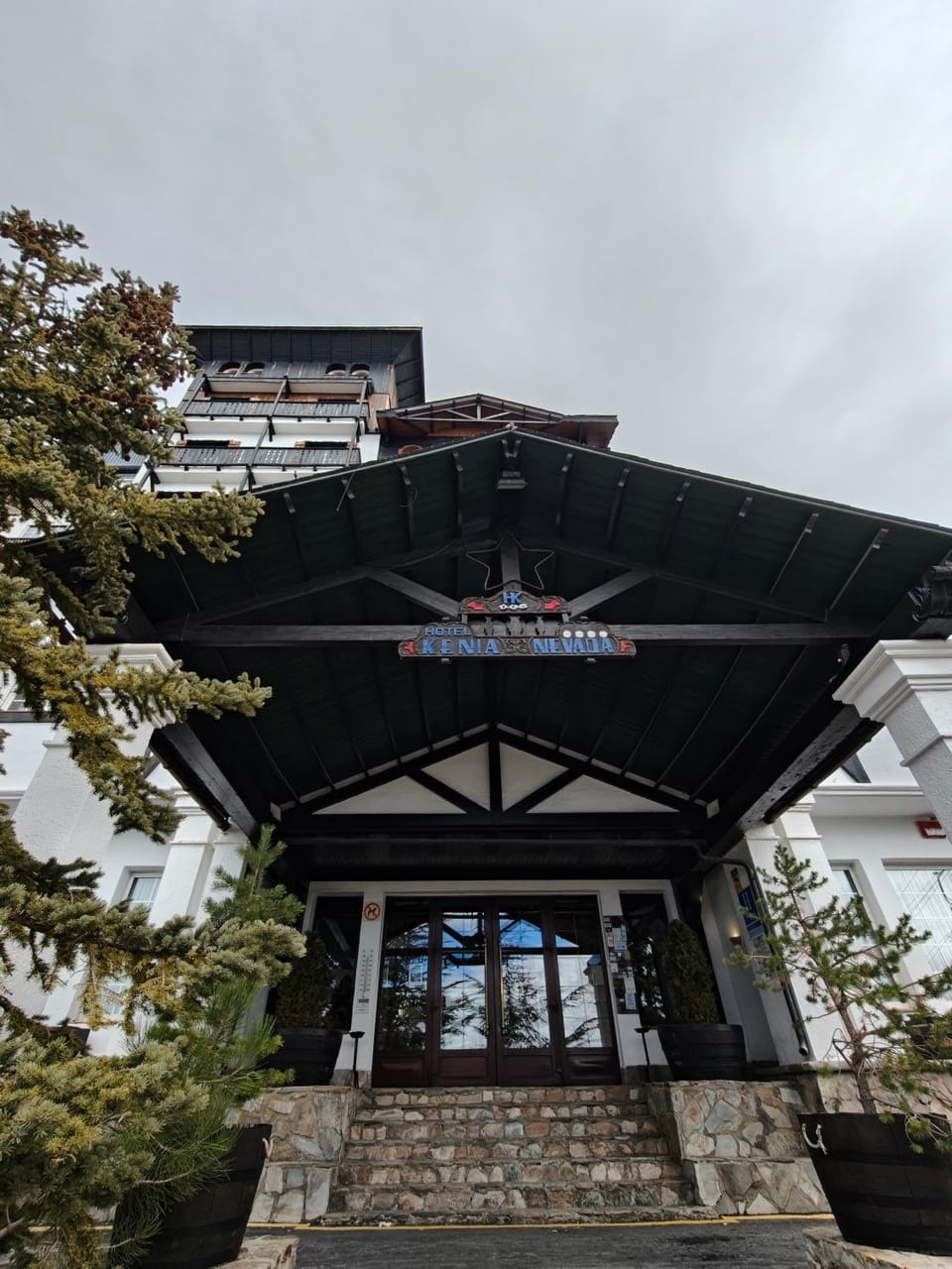 Property building, Facade/entrance