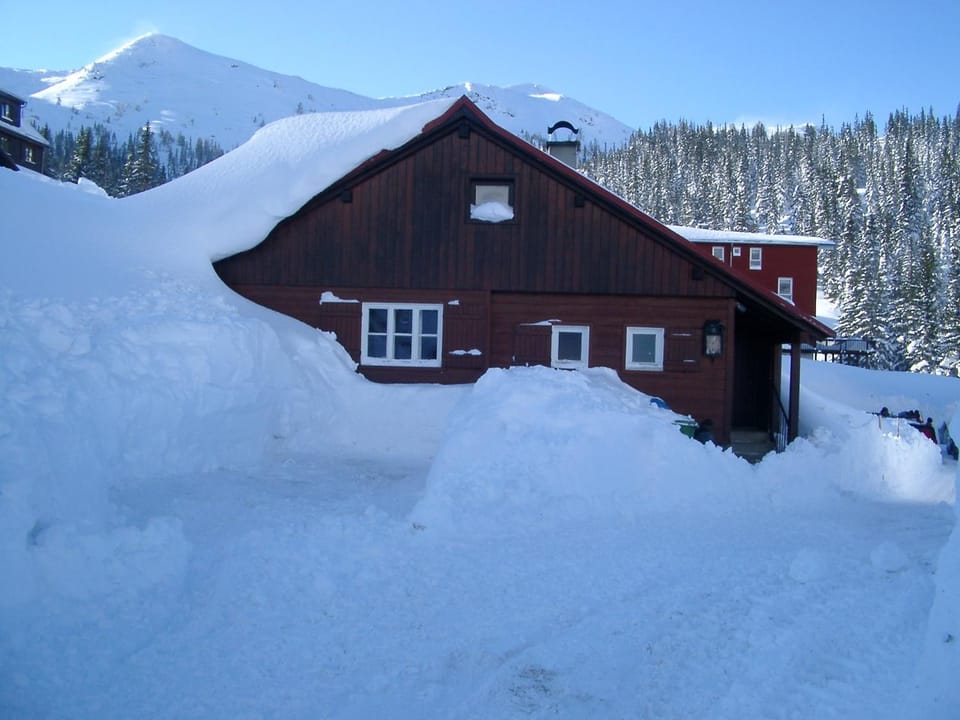 Facade/entrance, Winter