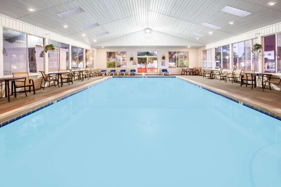 On site, Pool view, Swimming pool, Swimming pool