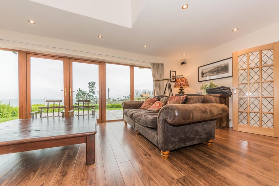 Ardkilly Ridge, Kinsale Town,Sleeps 8 House in County Cork