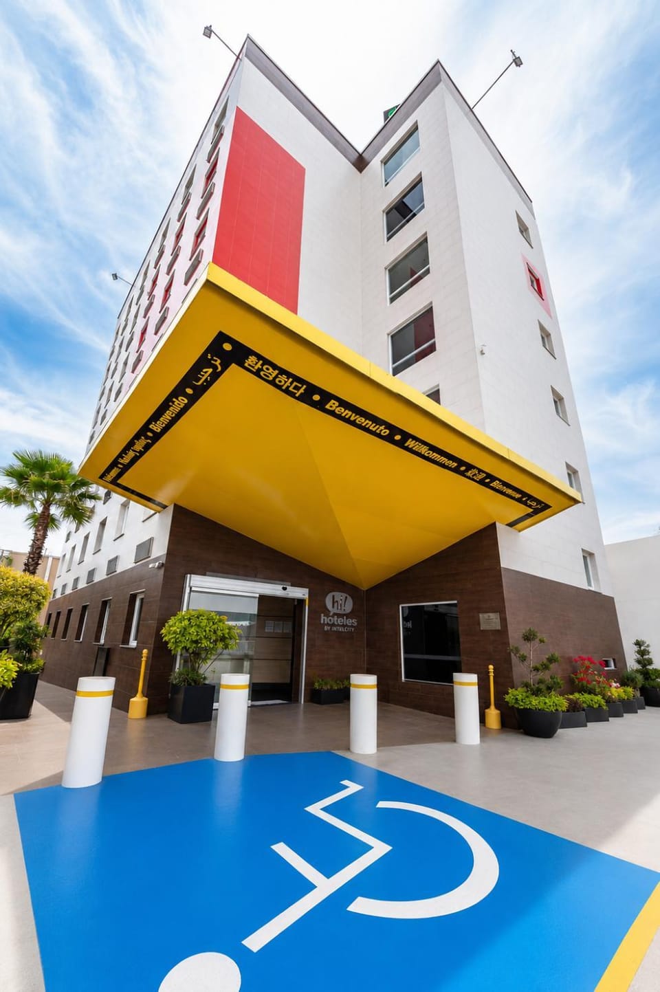 Facade/entrance, Facility for disabled guests