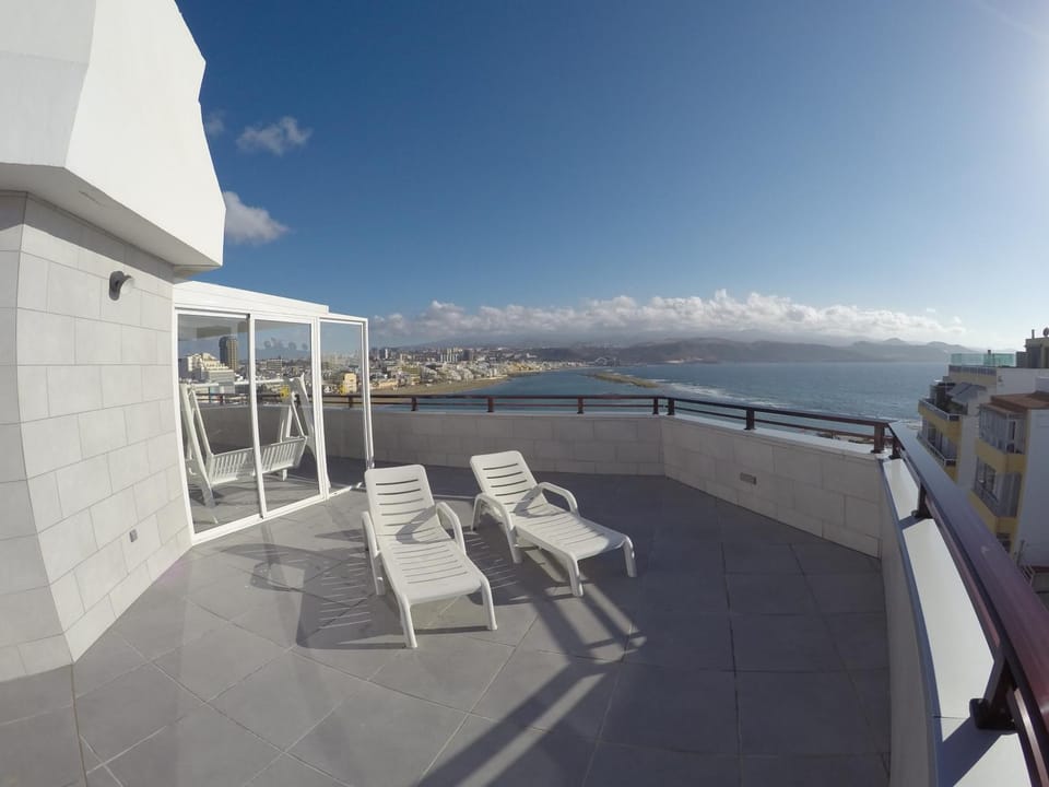 Balcony/Terrace, sunbed
