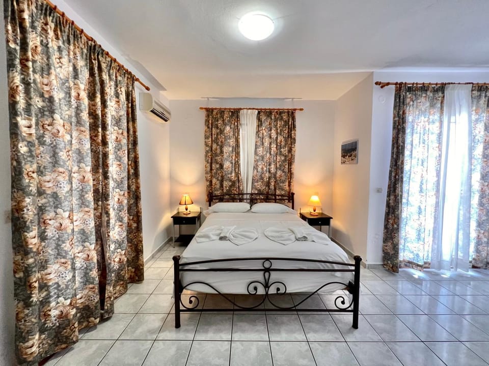 Aristomenis Studios Apartment hotel in Vlachata