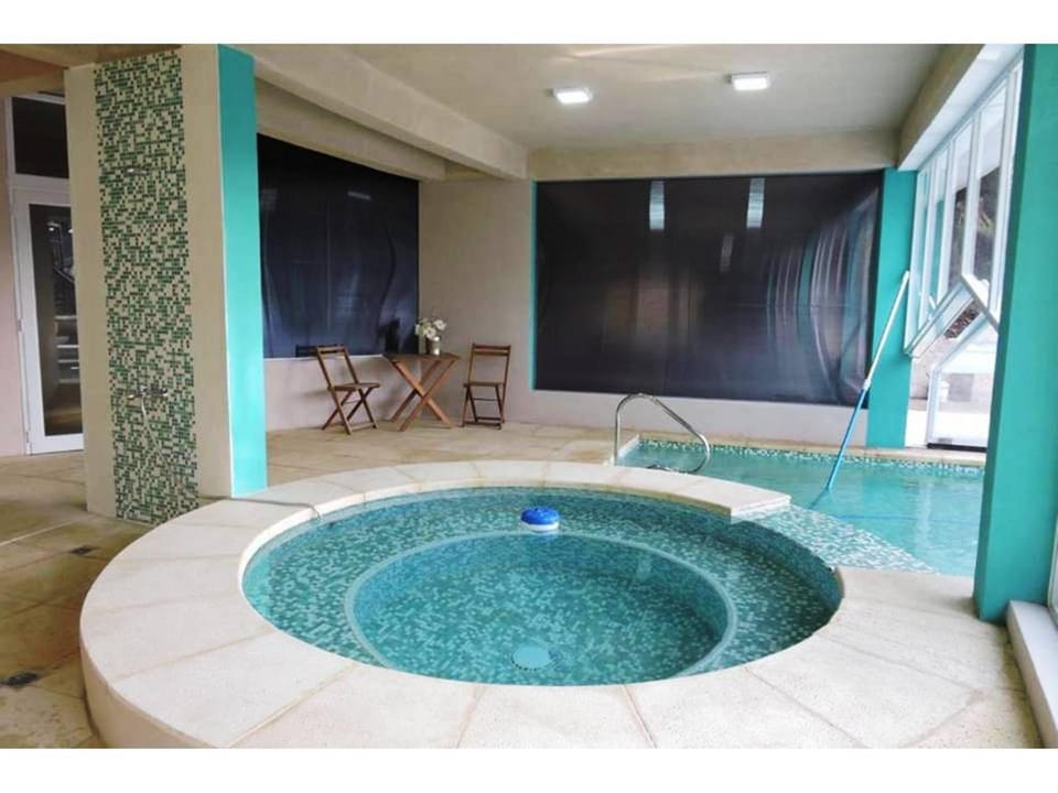 Hot Tub, Swimming pool