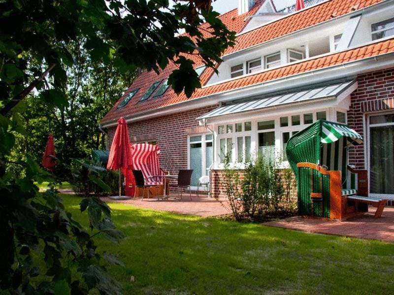 Property building, Day, Garden, Balcony/Terrace, Garden view