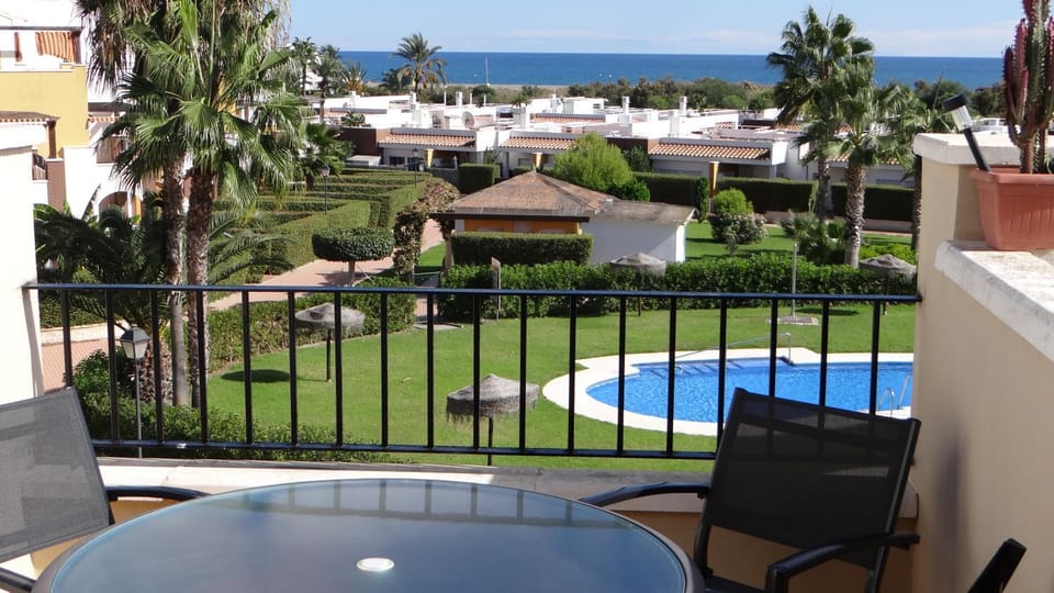 Balcony/Terrace, Pool view, Pool view, Sea view, Sea view