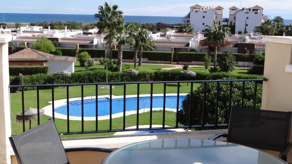 Balcony/Terrace, Pool view, Sea view