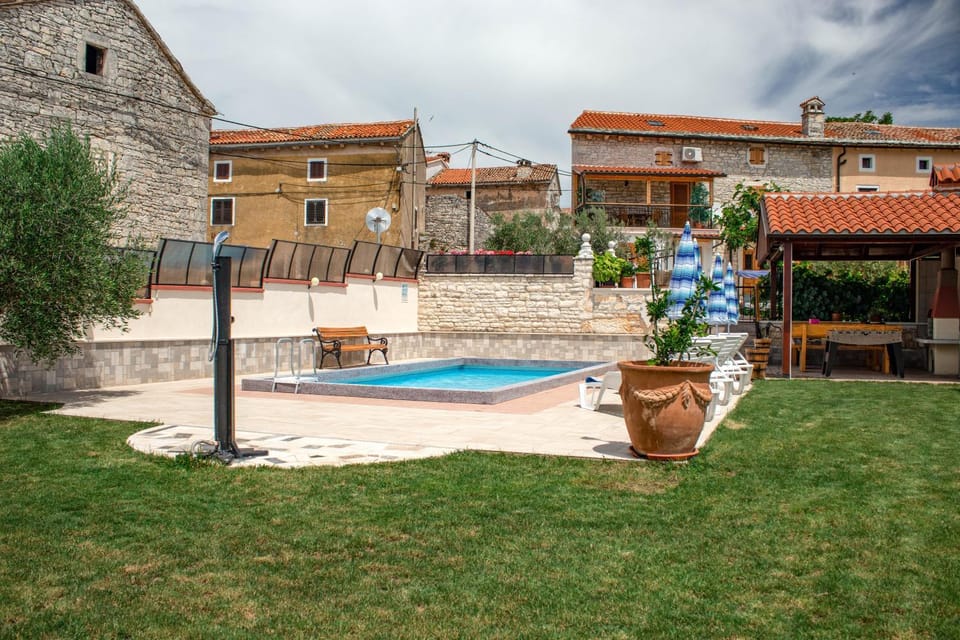 Garden view, Swimming pool, Swimming pool