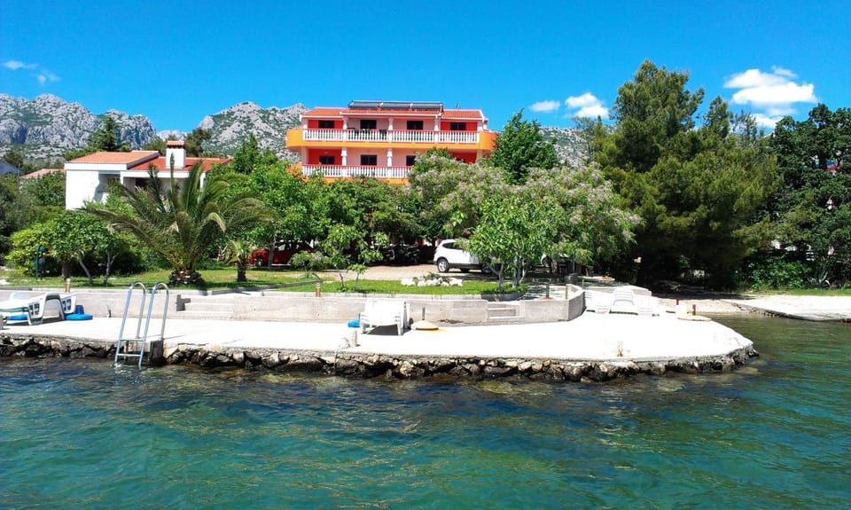 Beach, Area and facilities