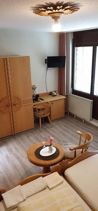 TV and multimedia, Seating area