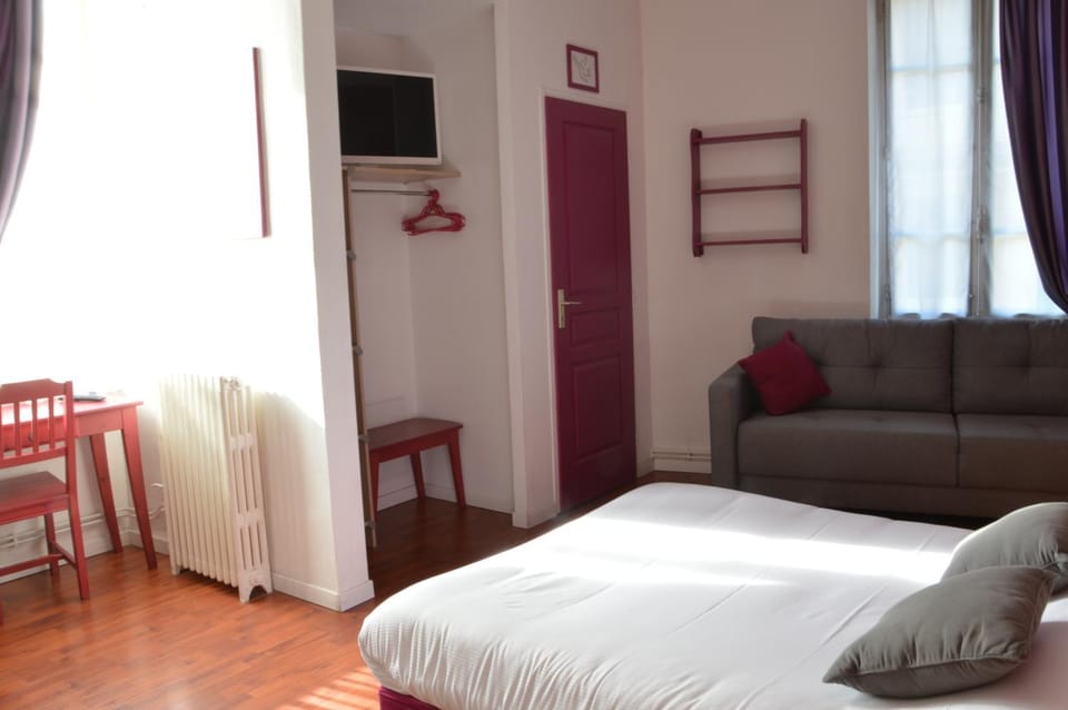 Photo of the whole room, Bedroom, Family, Inner courtyard view