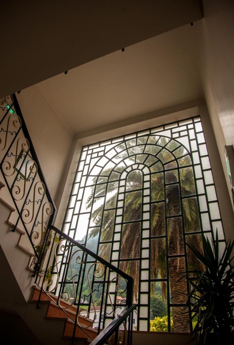 Day, Decorative detail