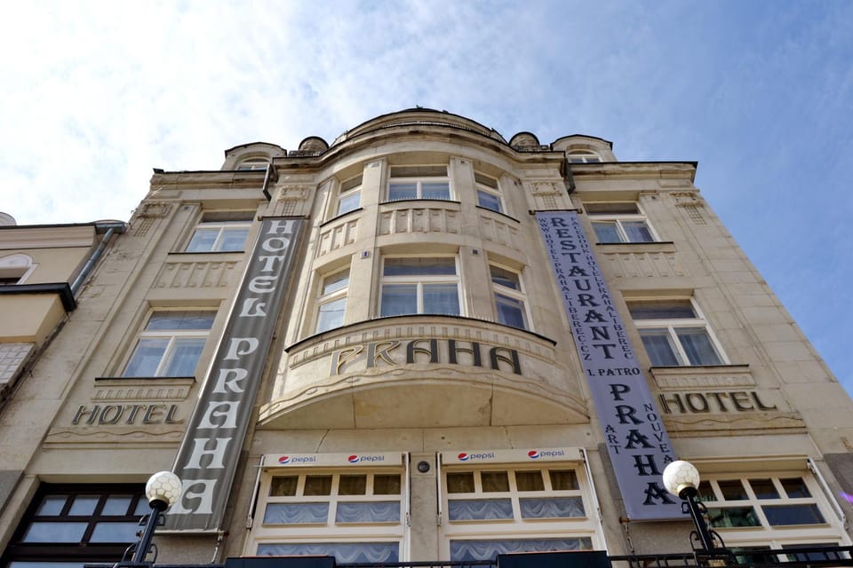 Property building, Day