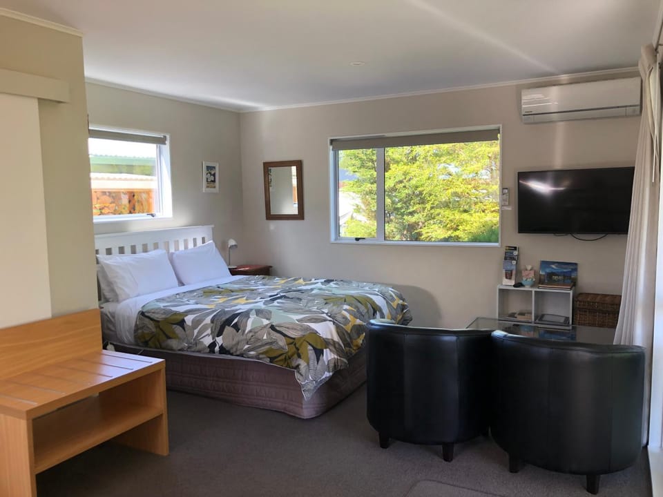 Bed, TV and multimedia