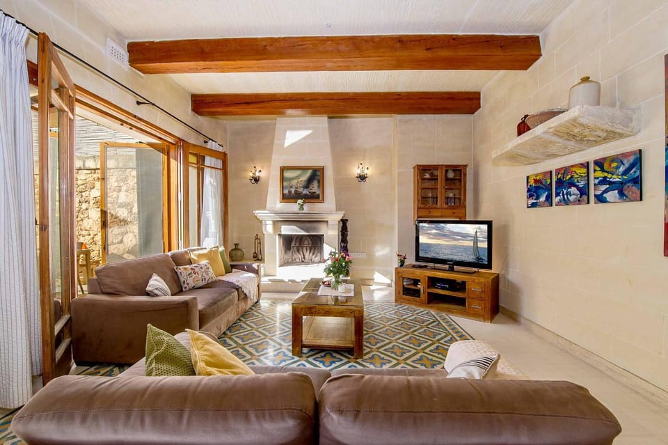 Communal lounge/ TV room, Living room