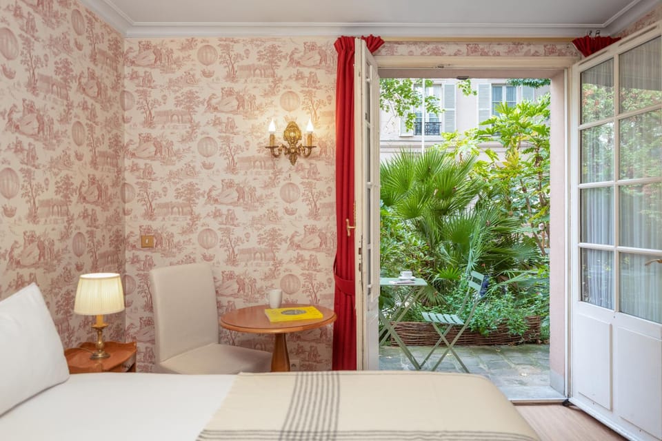 Bed, Balcony/Terrace, Bedroom, Garden view